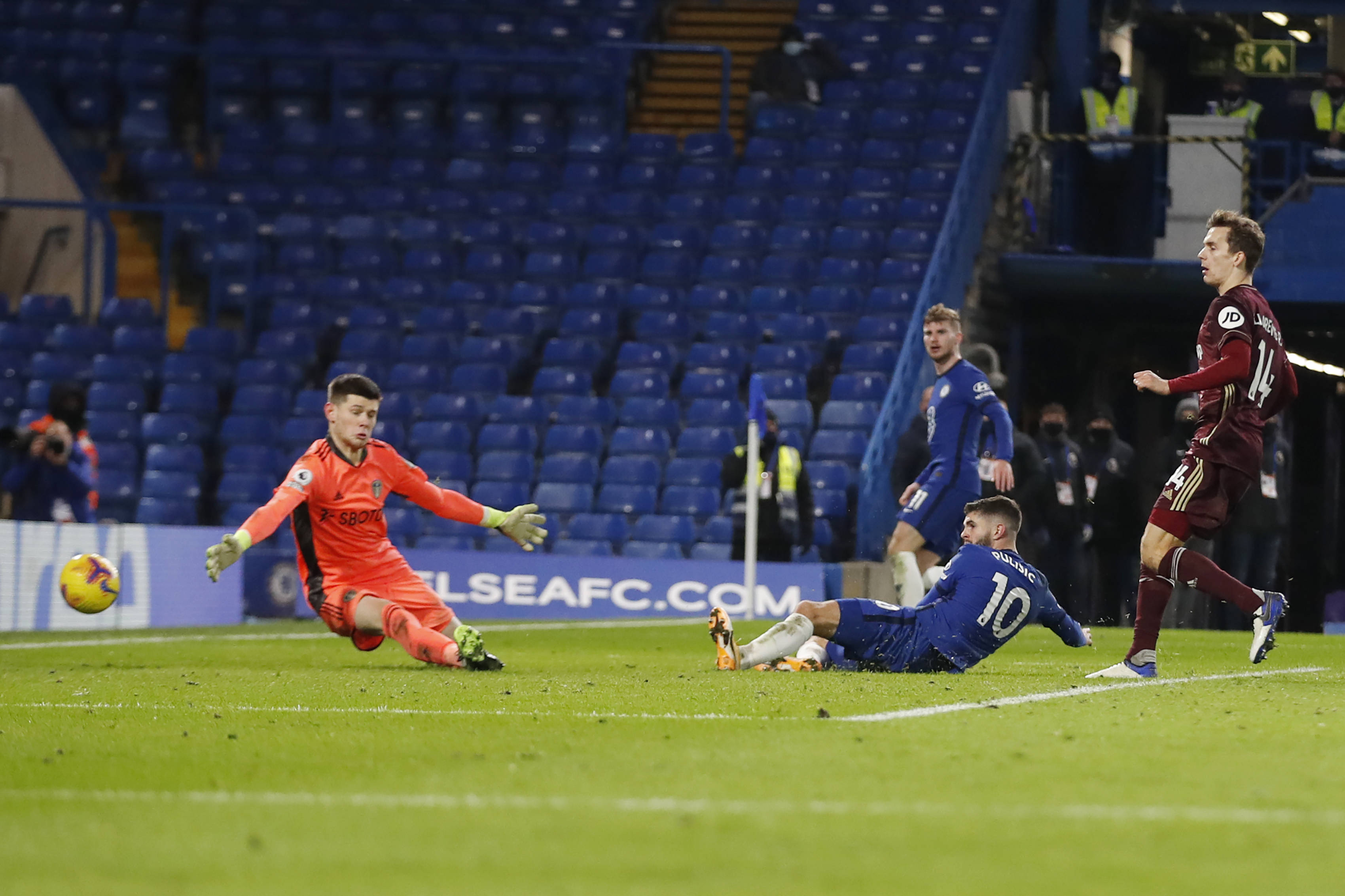 了赫赫战功 了赫赫战功